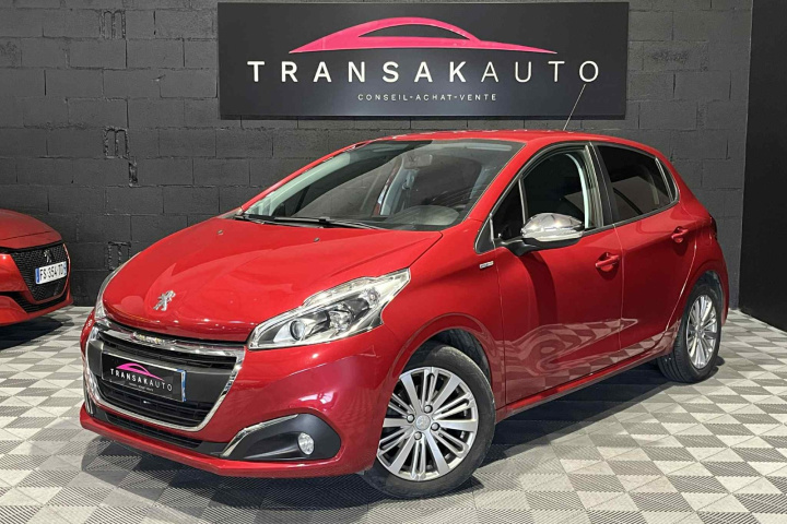 PEUGEOT 208