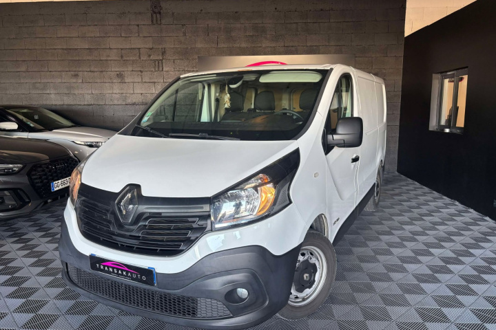 RENAULT TRAFIC FOURGON