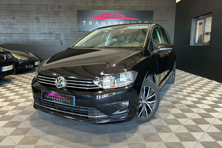 VOLKSWAGEN GOLF SPORTSVAN