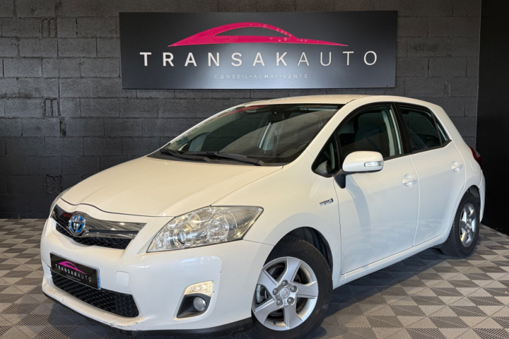 TOYOTA AURIS