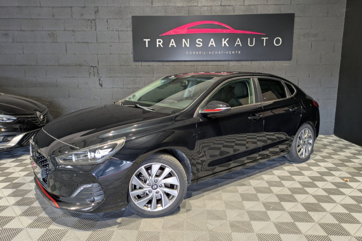 HYUNDAI i30 FASTBACK