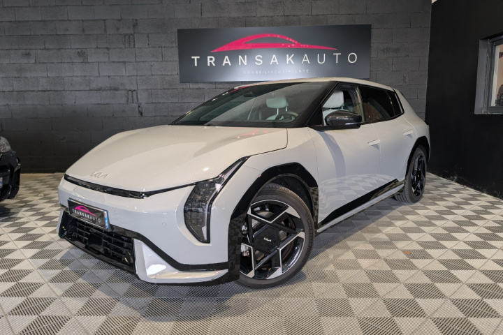 KIA  EV4